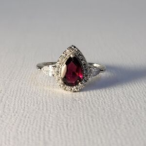 NIB Semi VTG 0.79ct Rhodolite Garnet Accented With White Topaz 925 Ring Sz 7